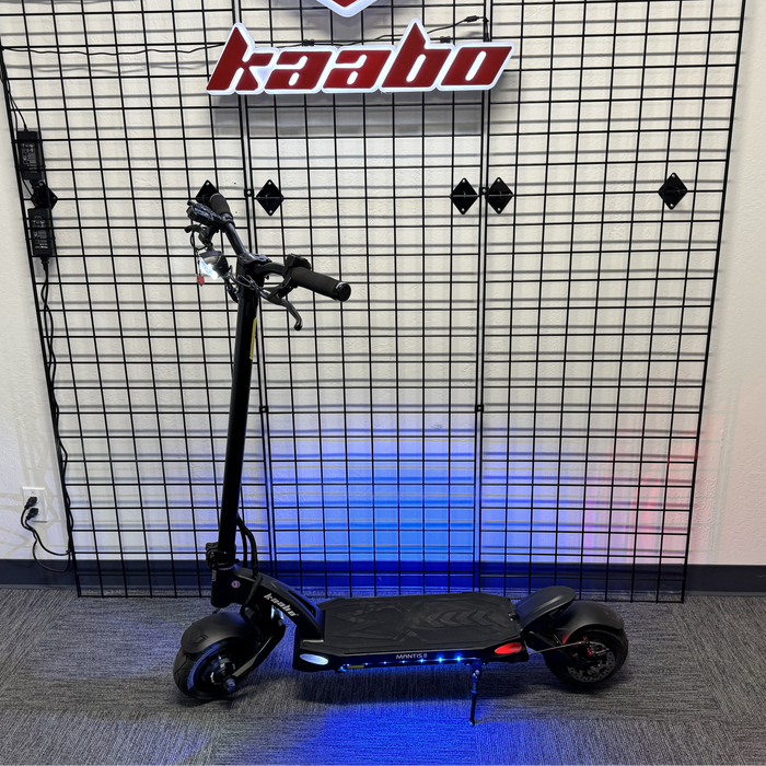 Mantis 8 Lite (Certified pre-owned, less than 50 miles ) — front view