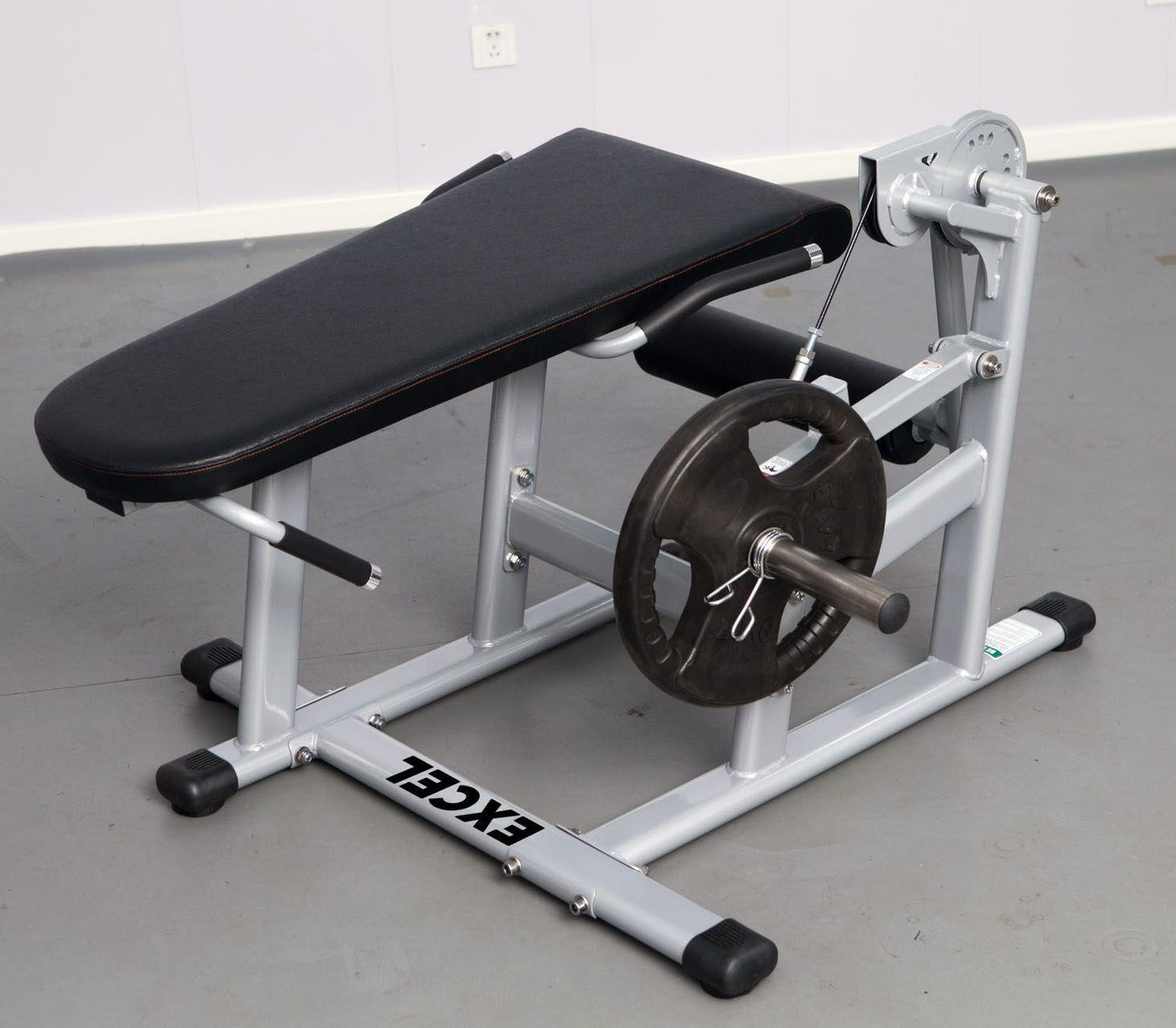 Leg Extension & Curl Machines
