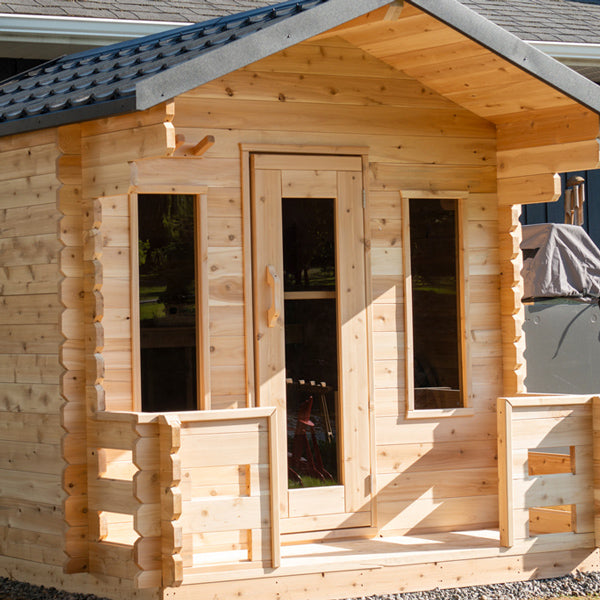 Georgian cabin sauna with porch
