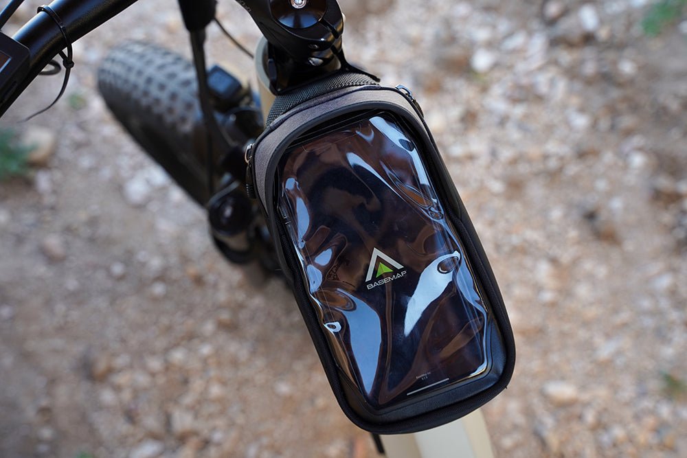 Bakcou Phone Bag — close-up feature